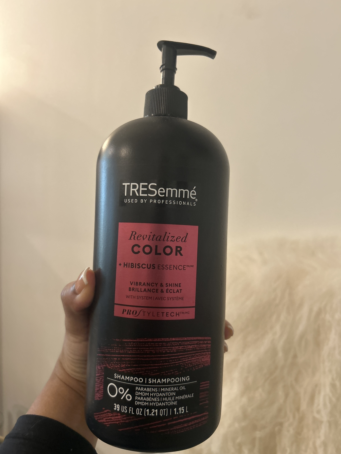 Shampoo for colour-treated hair thumbnail