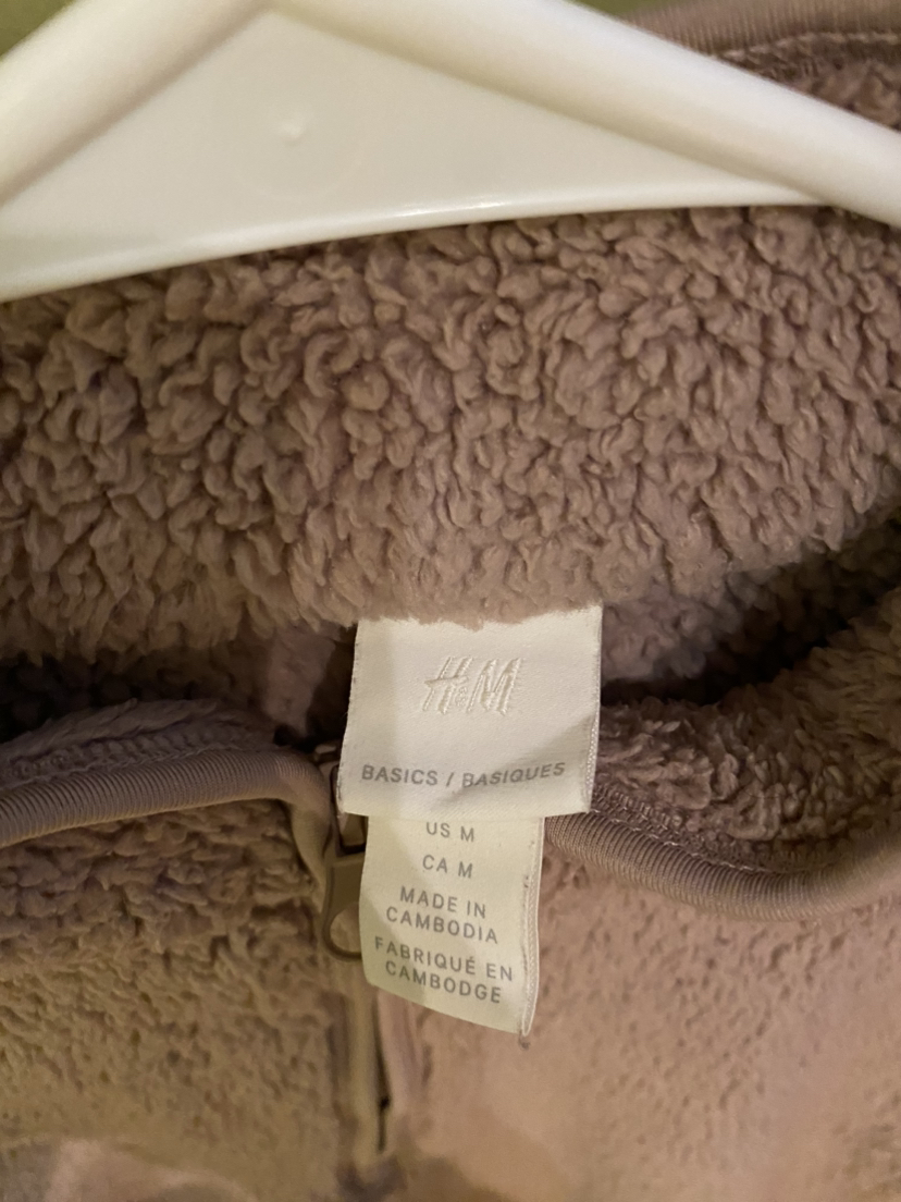 H&M Sweater Size Medium image indicator(3)