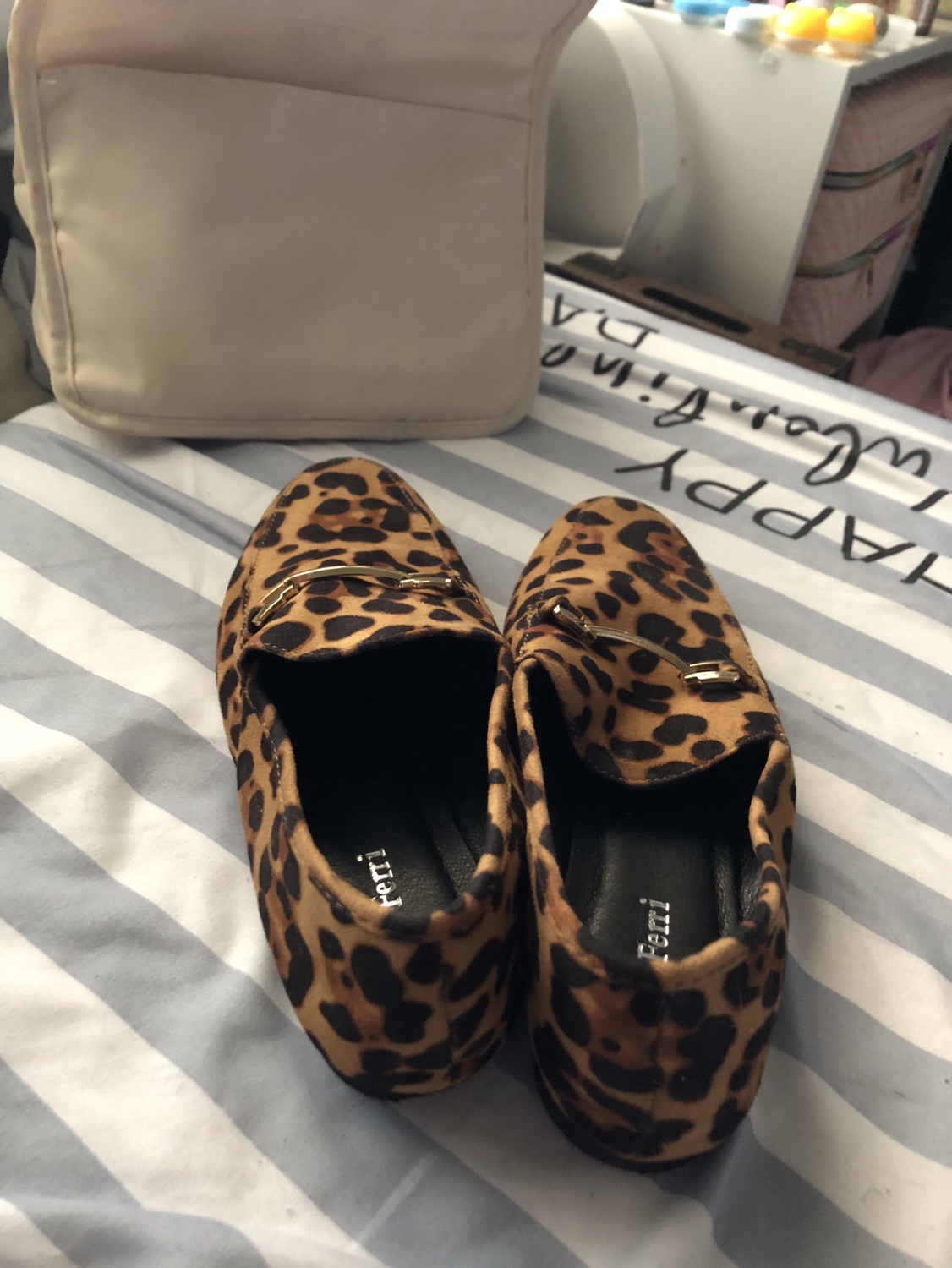 Size 7 women’s loafers image indicator(4)