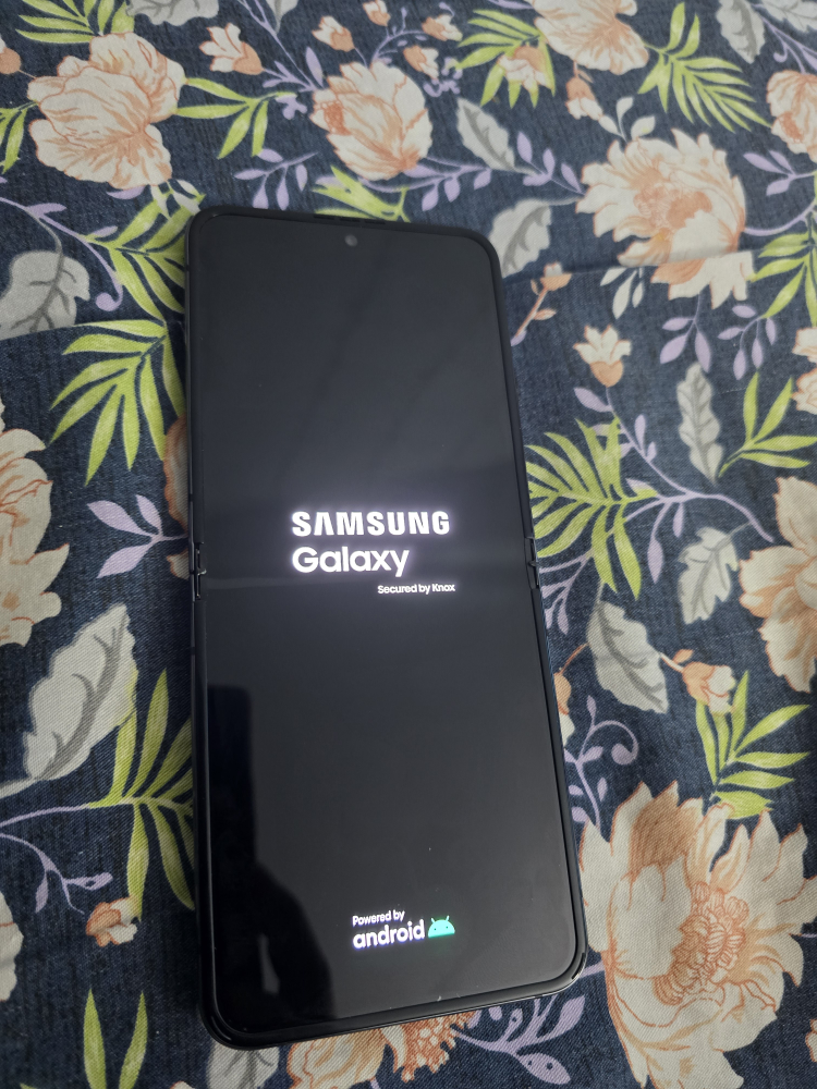 Samsung Galaxy Z Flip 5 - photo 5