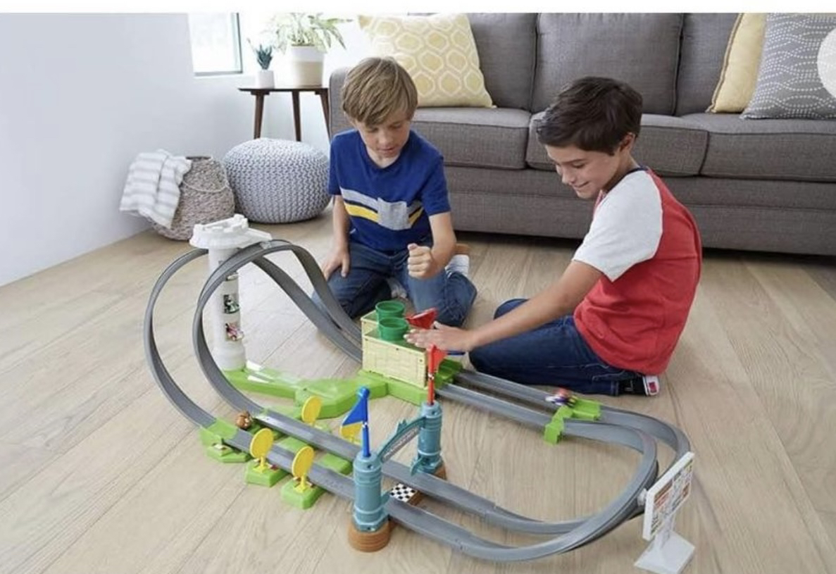 Hotwheels Mario Kart circuit lite track set thumbnail