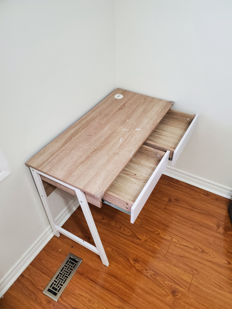 Study table with USB charging - photo 3
