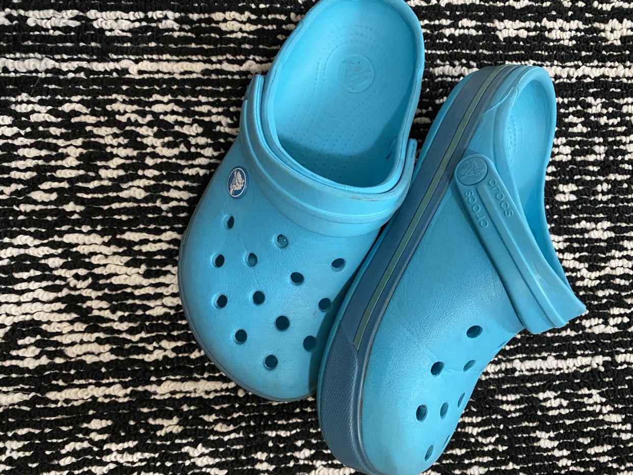 Crocs thumbnail