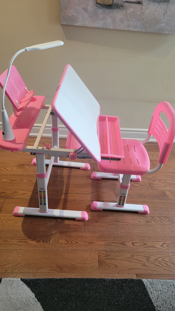 Kids Desk and Chair Set