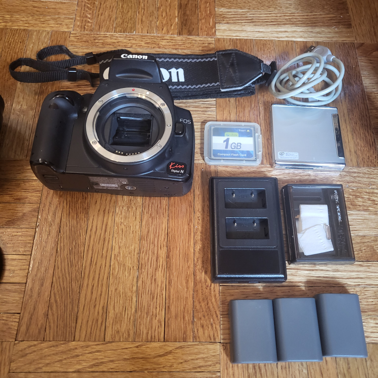 Selling Canon DSLR camera, lens, and bag - photo 4