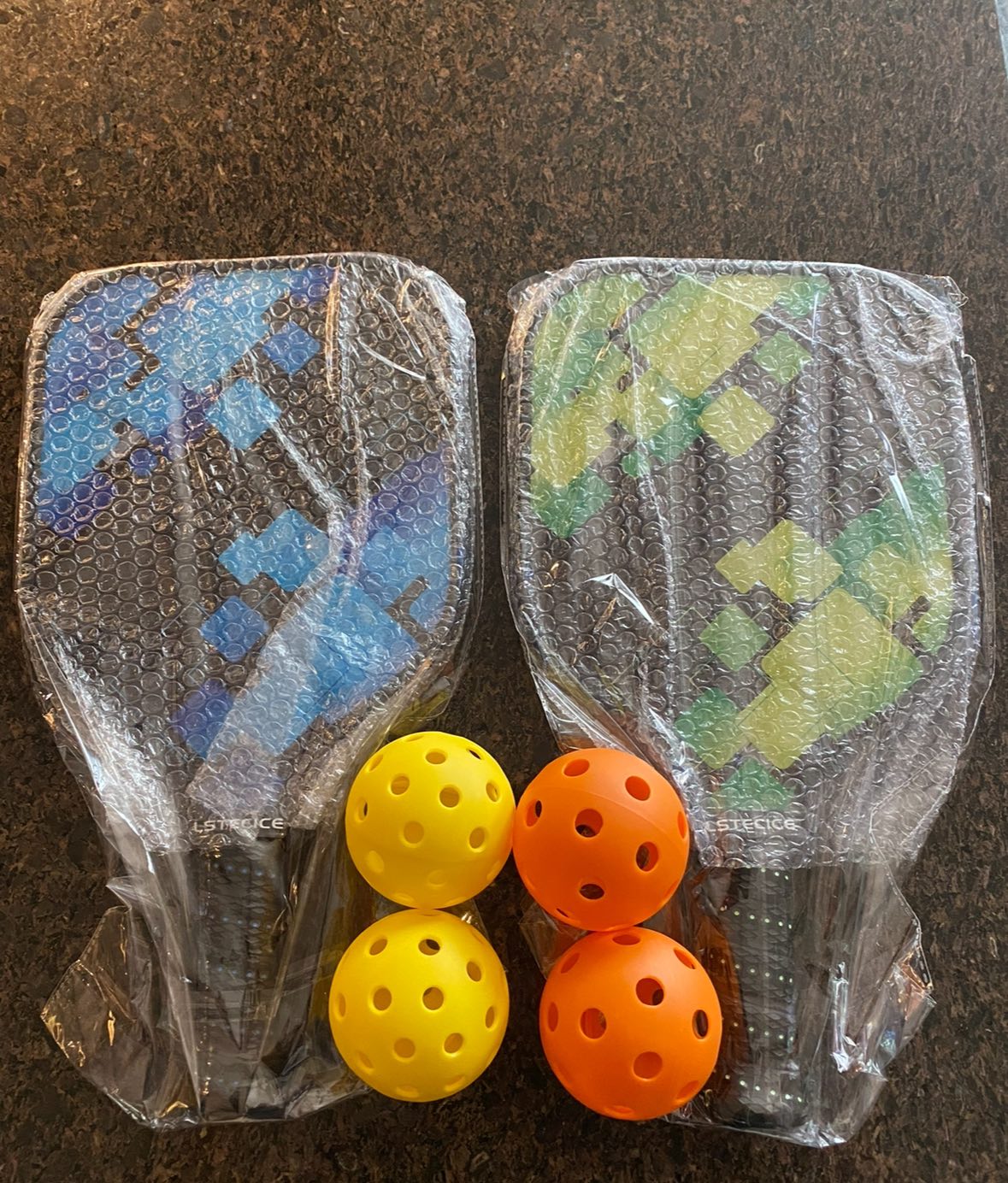 *Brand New* Pickleball Set 🥕 thumbnail