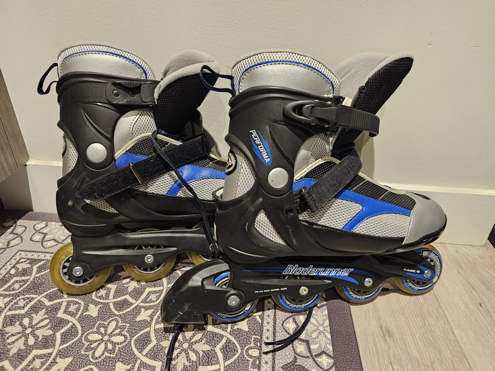 roller blades - photo 2