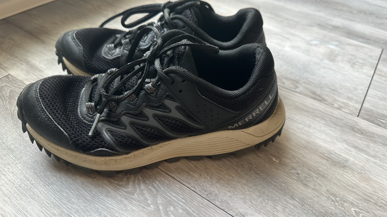 🧿 SPRING CLEANING SALE 🧿 Merrell Black Shoes, Size 5 - photo 3