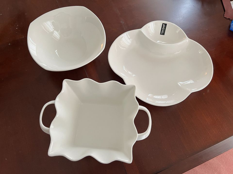 White Kitchenware Bowls image indicator(3)