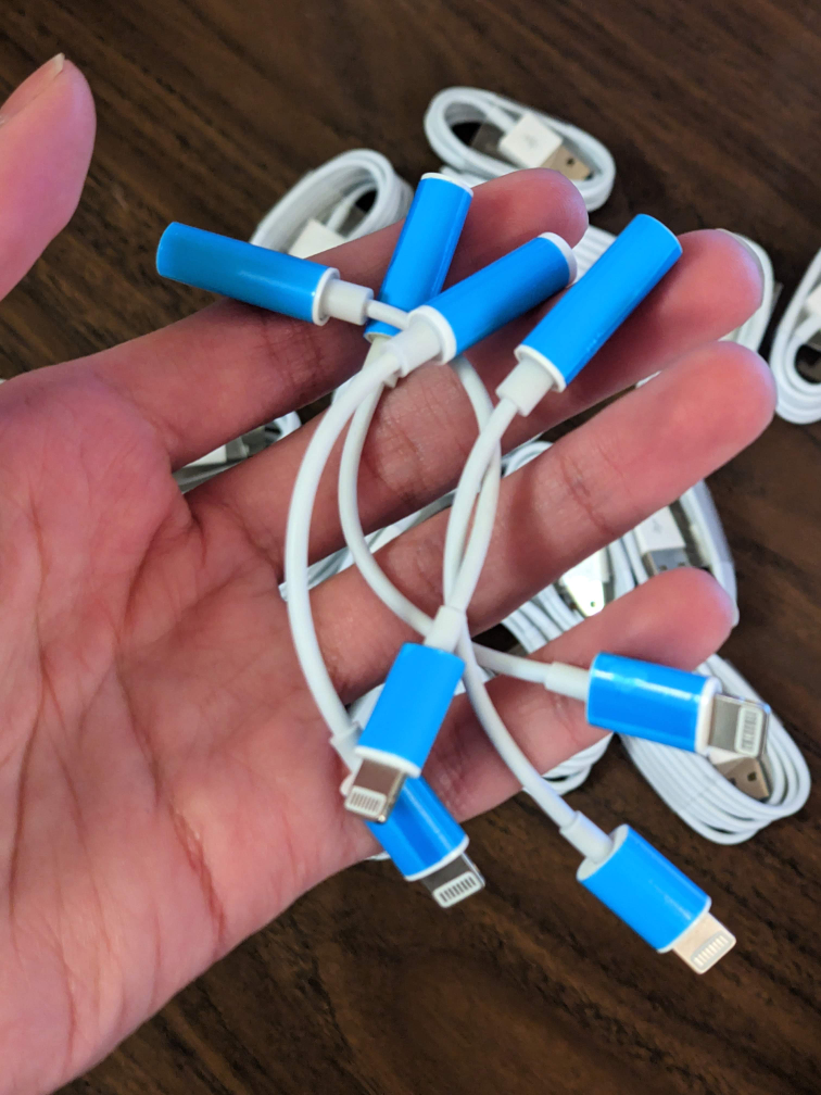 Lightning to 3.5 mm adaptors ***BRAND NEW*** thumbnail