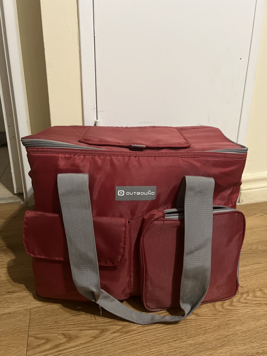 Big delivery bag with extra pockets thumbnail