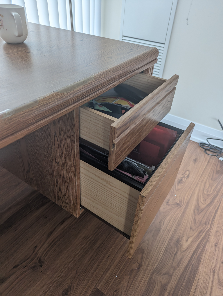 Sauder wooden desk with 4 drawers - office / work / study table - photo 2