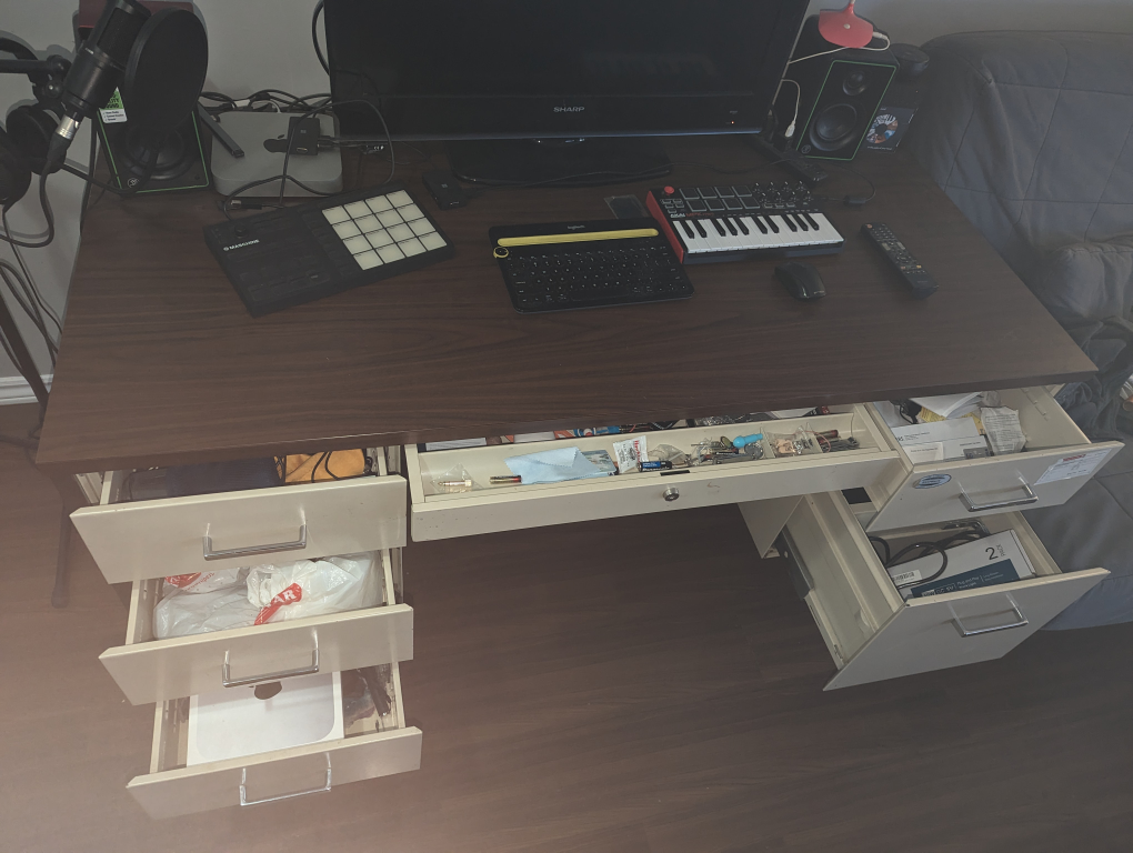 Classic Desk for sale thumbnail