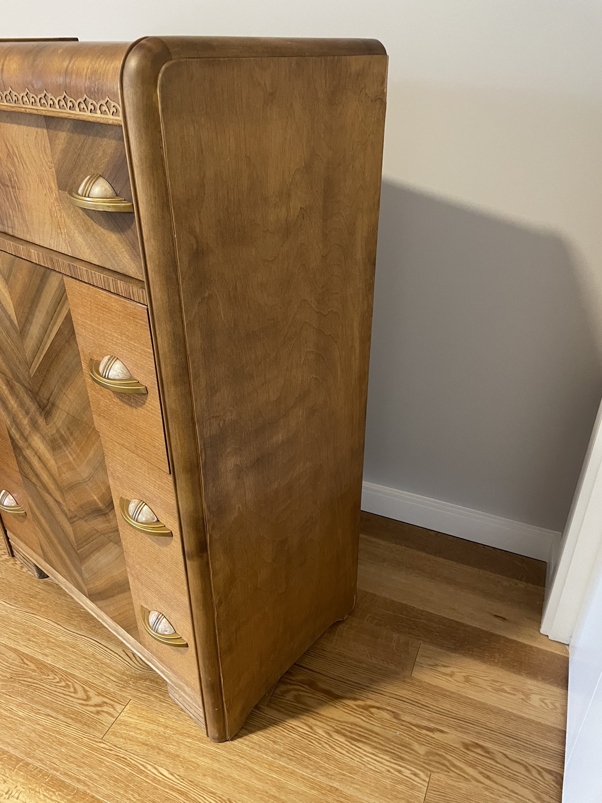 Stunning Vintage dresser - photo 4