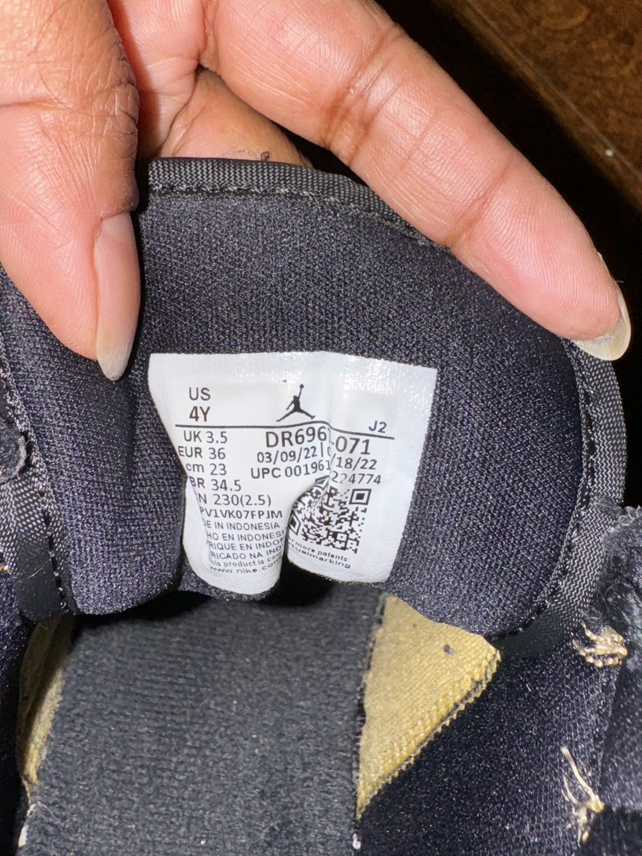 Jordan boys shoes image indicator(2)