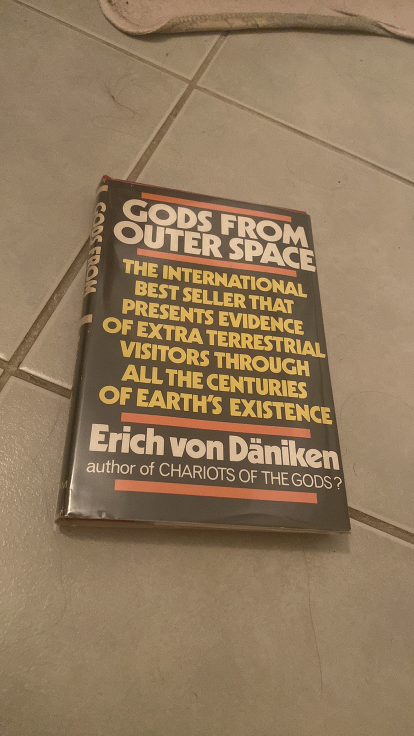 GODS FROM OUTER SPACE BOOK BY ERICH VON DANIKEN