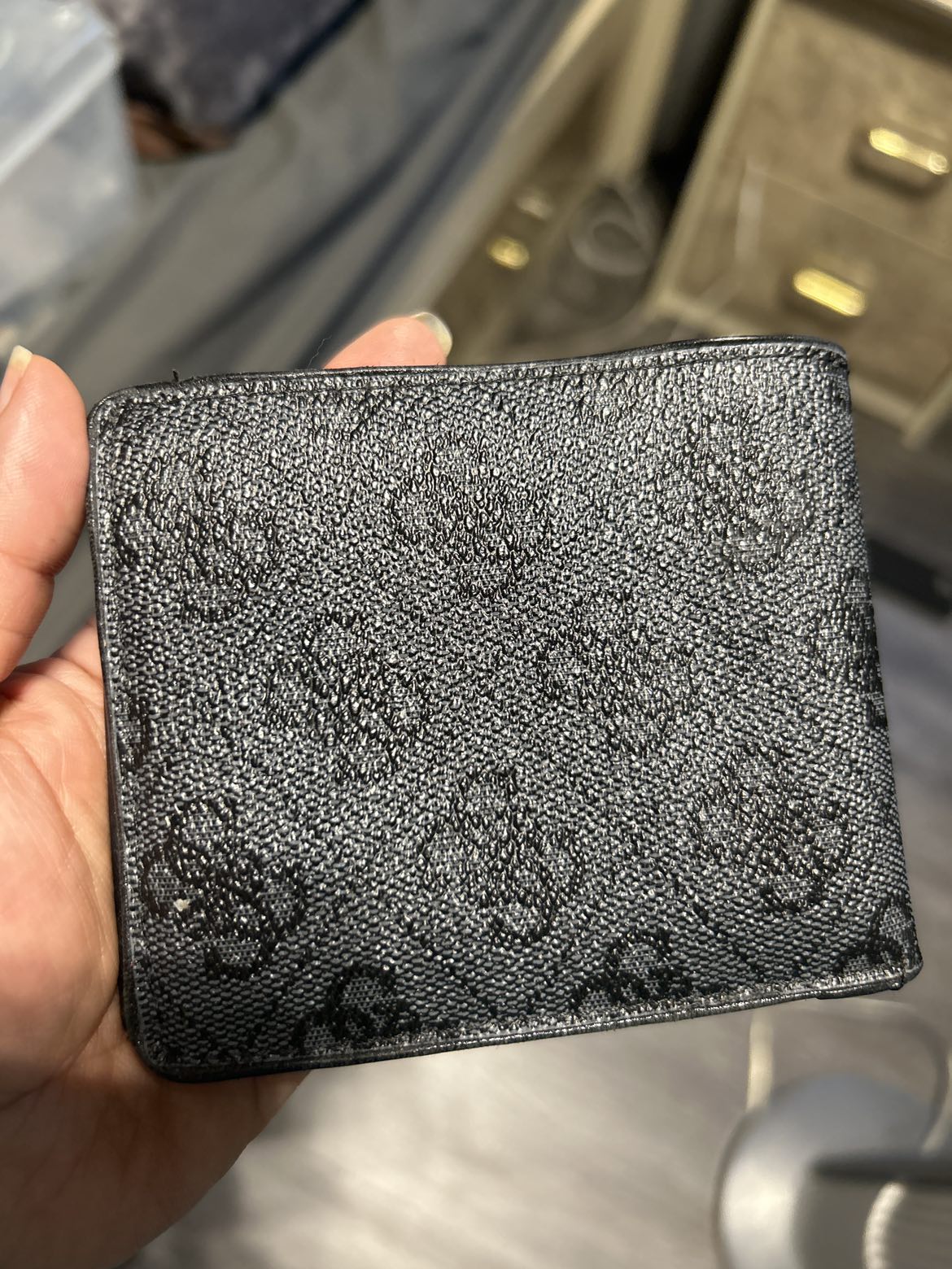 Guess Men’s wallet thumbnail