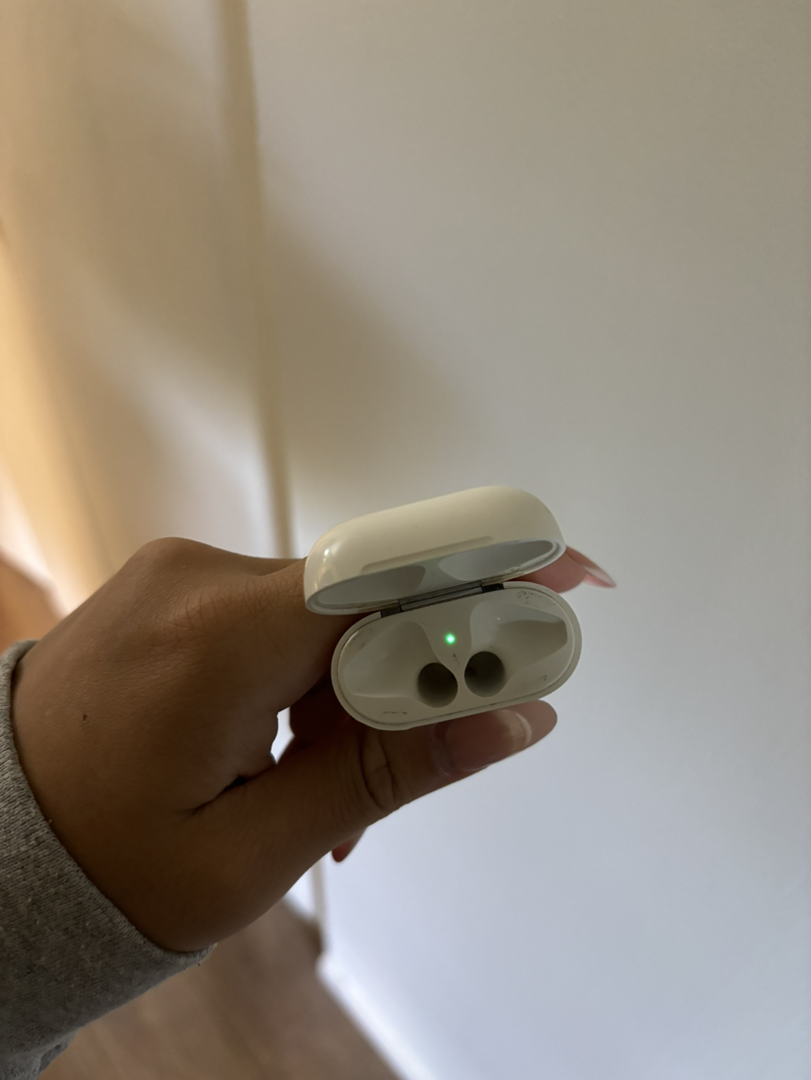 AirPods Gen 1 or 2 (engraved name) - photo 4