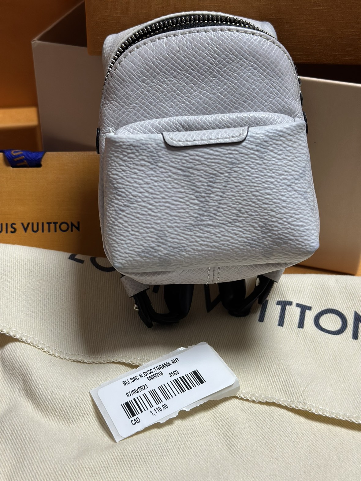 LV TAIGALAMA BAG CHARM (KEY RING) - photo 2