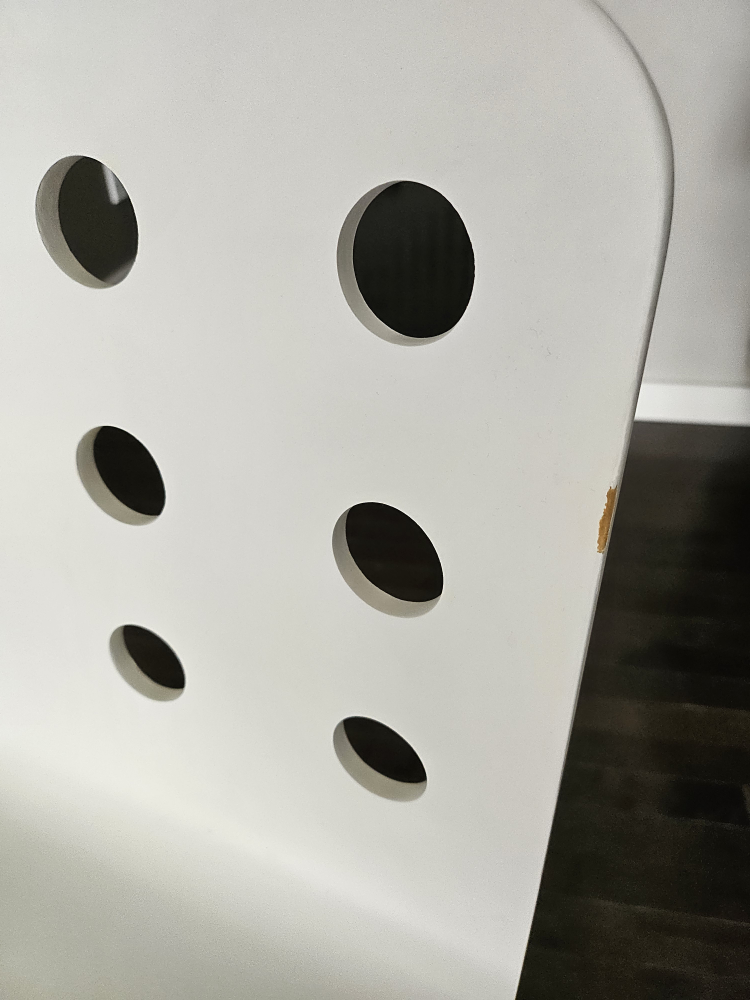 Kid's swivel chair