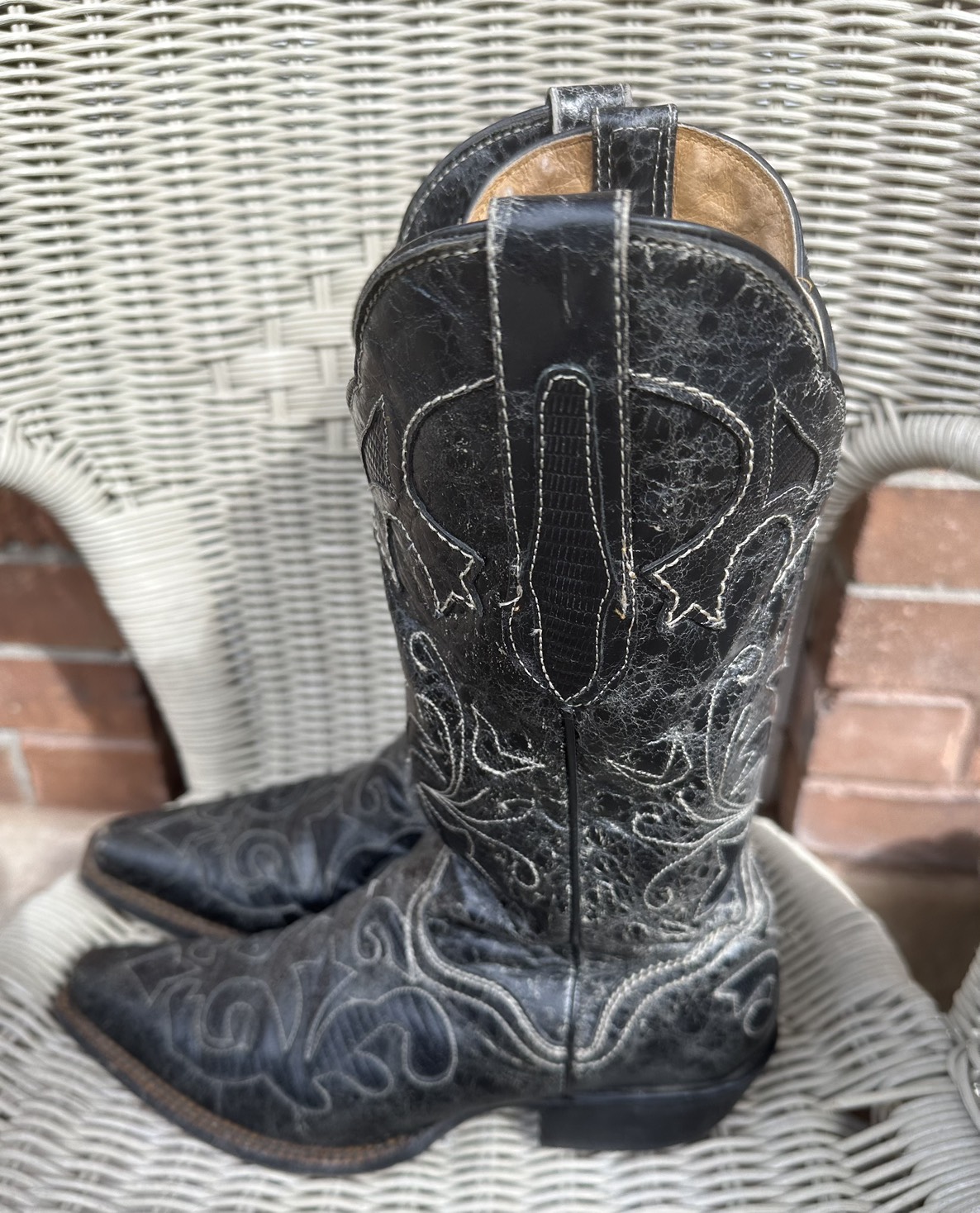 Black cowboy boots from Nashville 7.5 (women) image indicator(2)