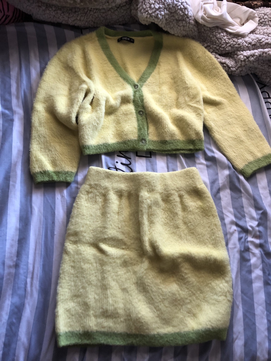 2 M size co-ords crop and skirts thumbnail