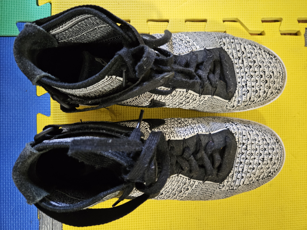 nike shoes image indicator(2)