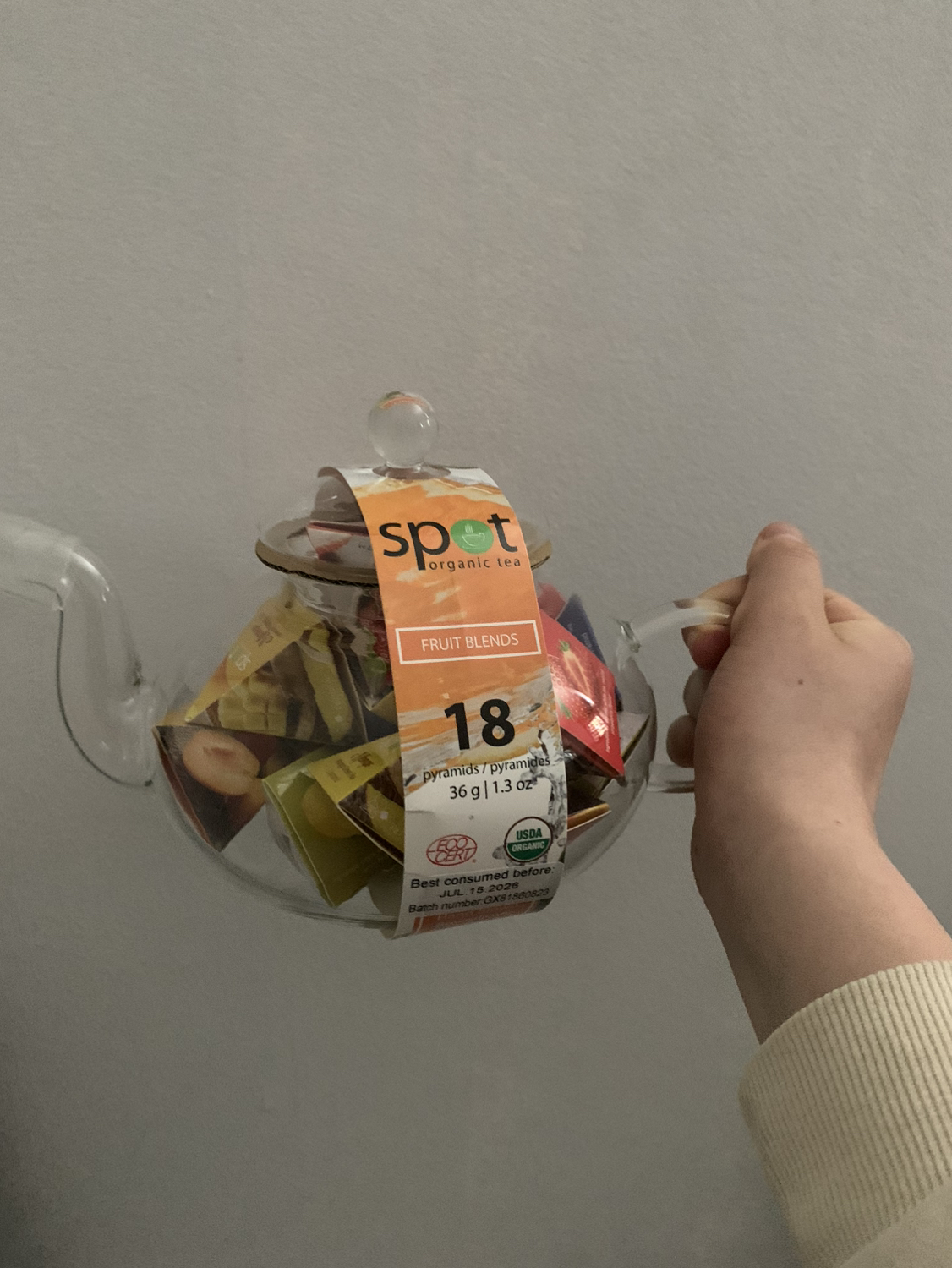 Glass kettle thumbnail