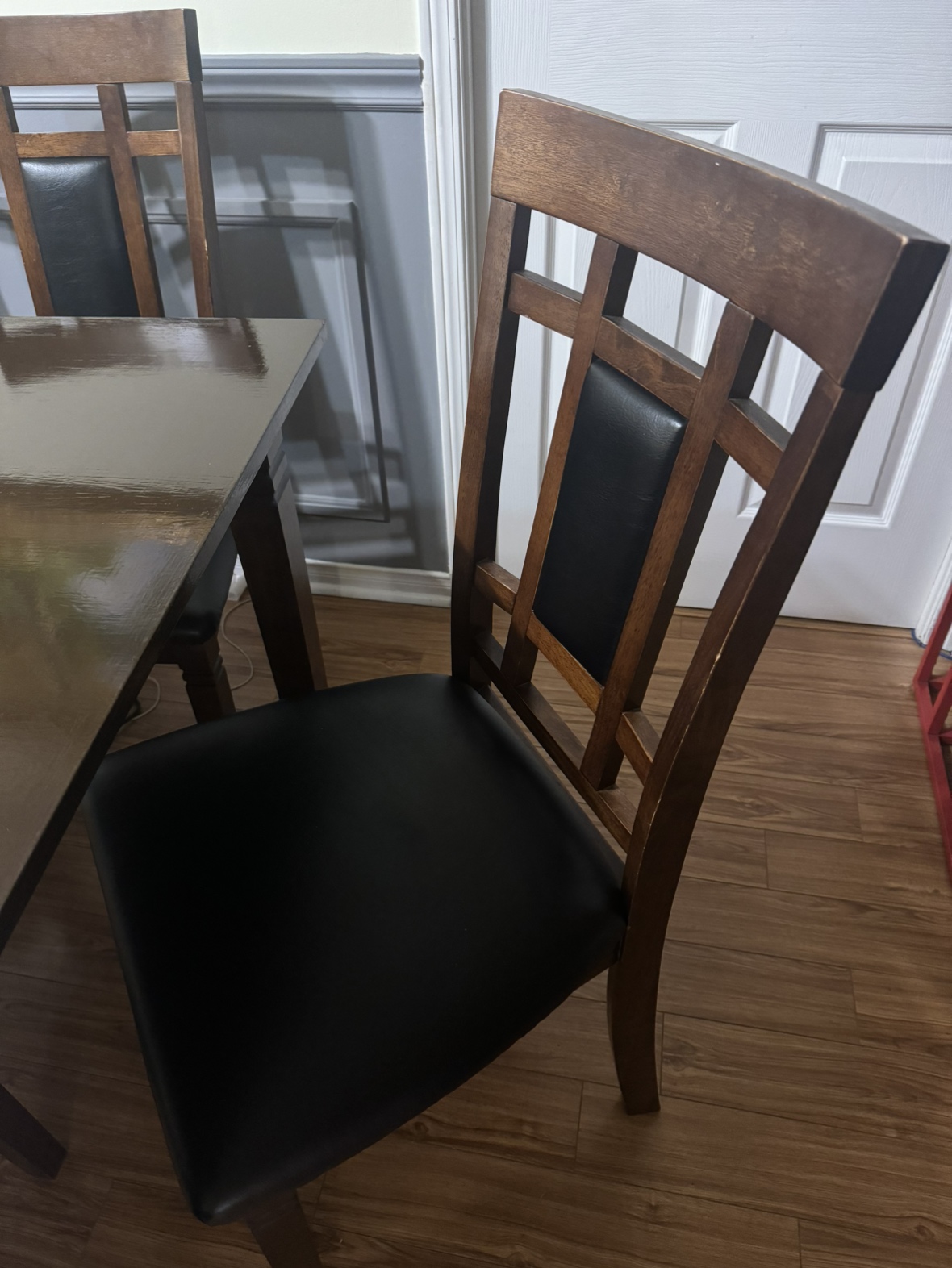 Dining table + 6 chairs (The Brick) image indicator(4)