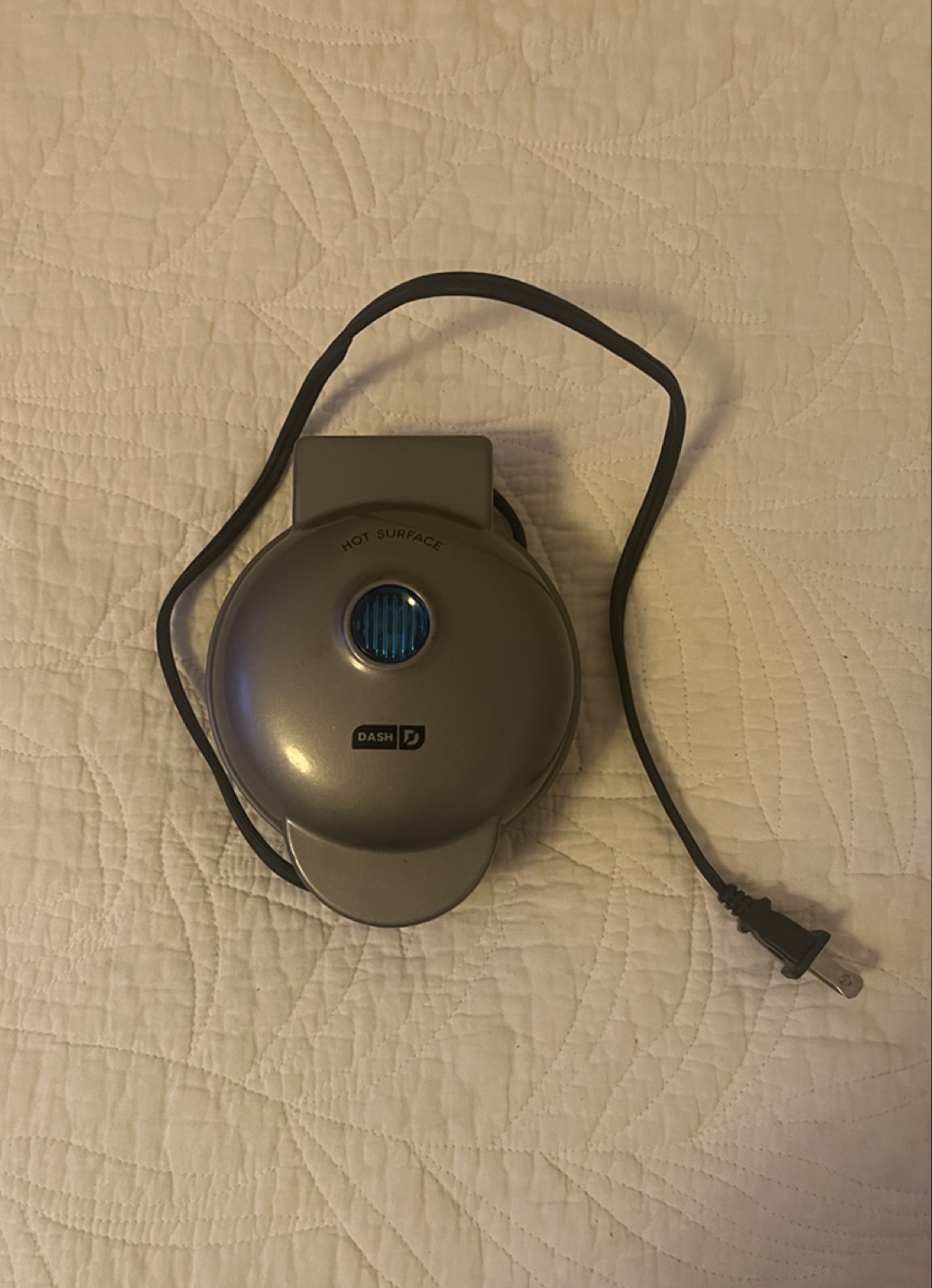 Mini waffle maker