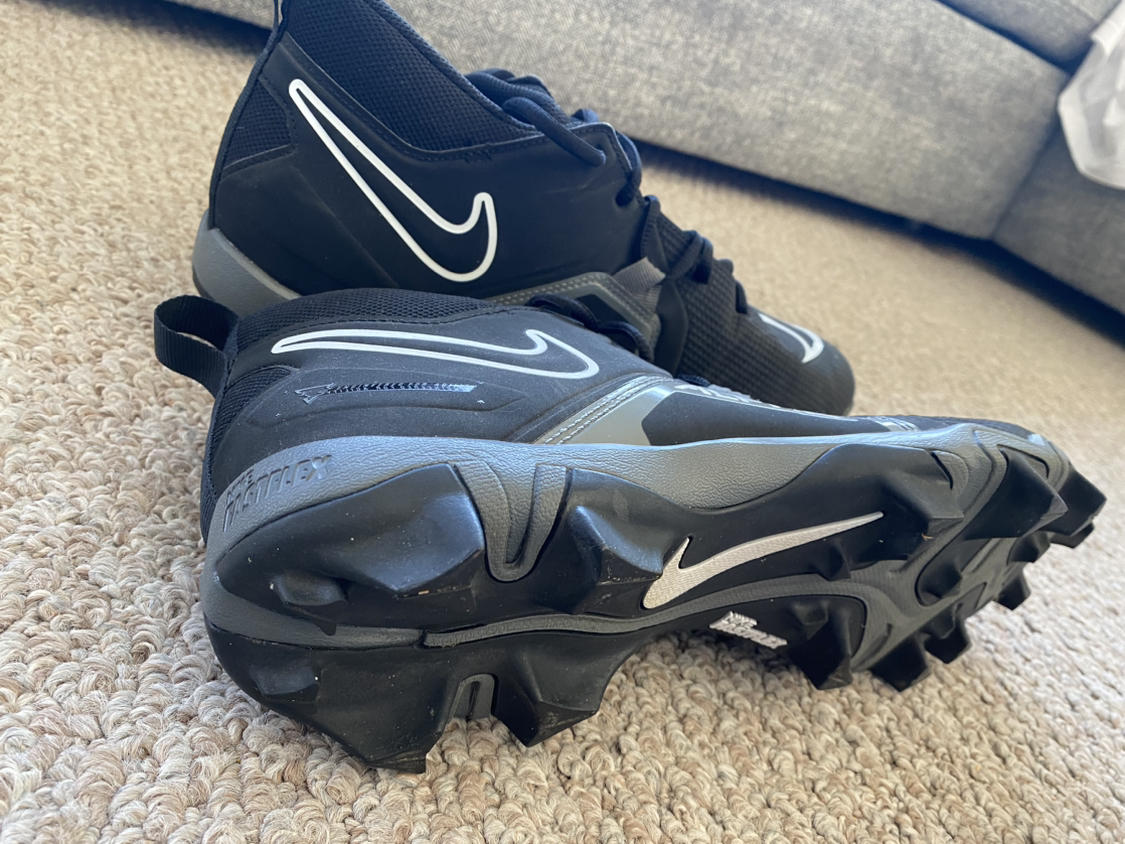 Men’s football cleats size 12 (new) image indicator(3)