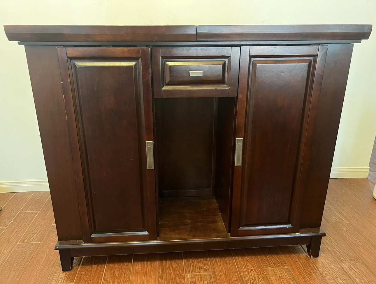 Small buffet or bar - photo 3