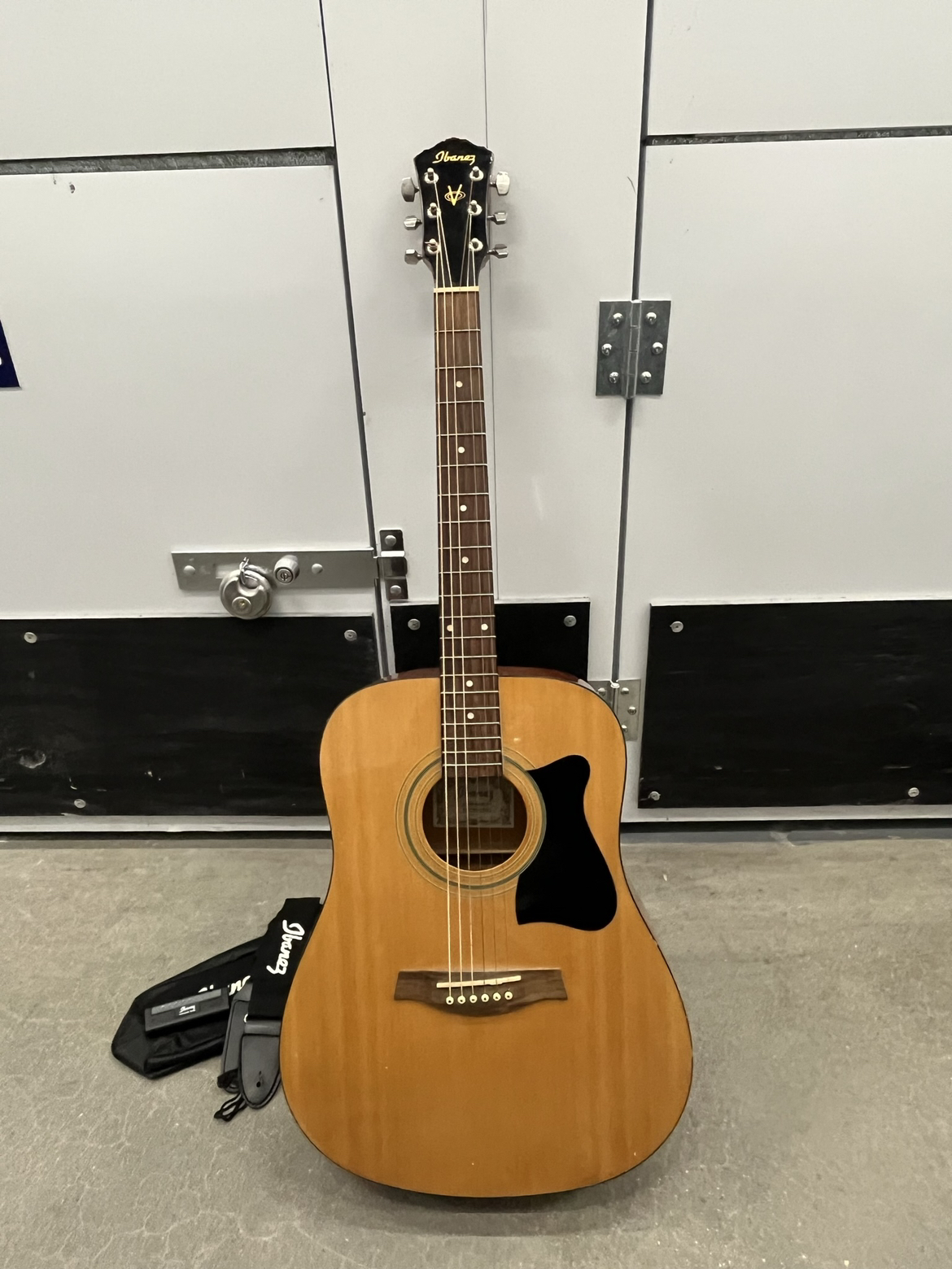 Ibanez acoustic guitar - photo 4