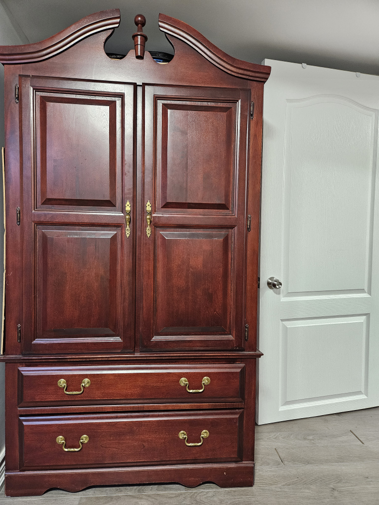 Wooden wardrobe thumbnail