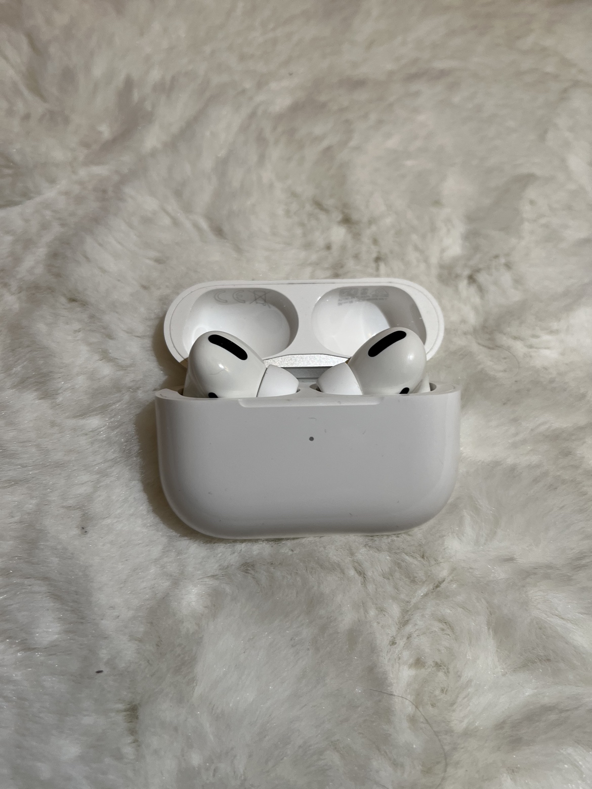 [Moving Sale] Airpods pro