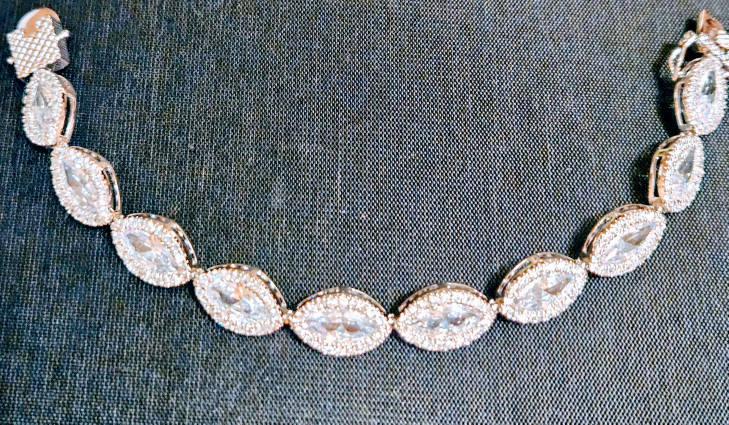 🥕beautiful Swarovski Dimond  bracelet