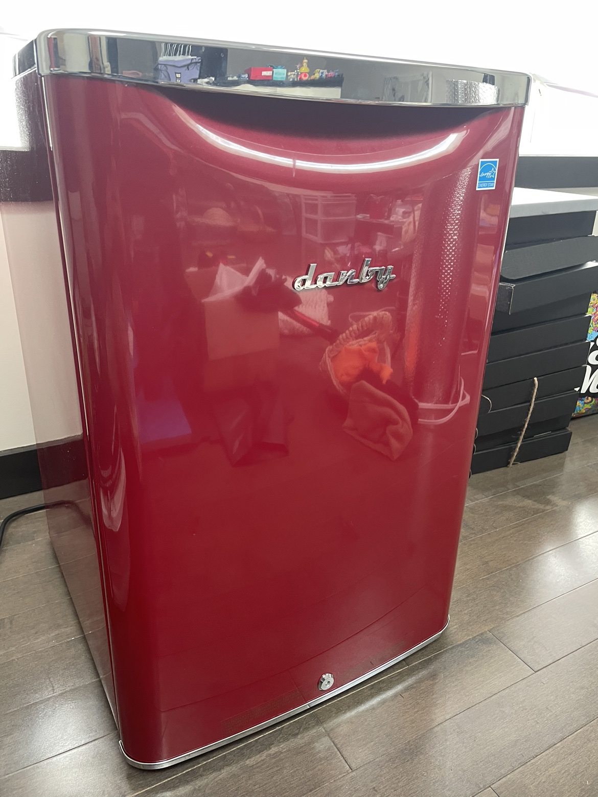 Small refrigerator-danby - photo 2