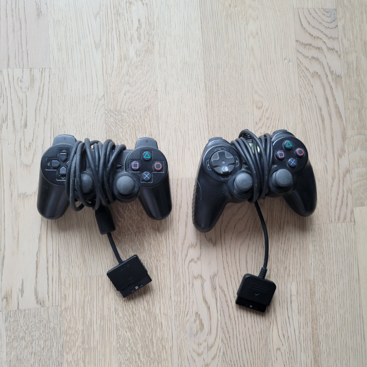 PS2 Controllers thumbnail