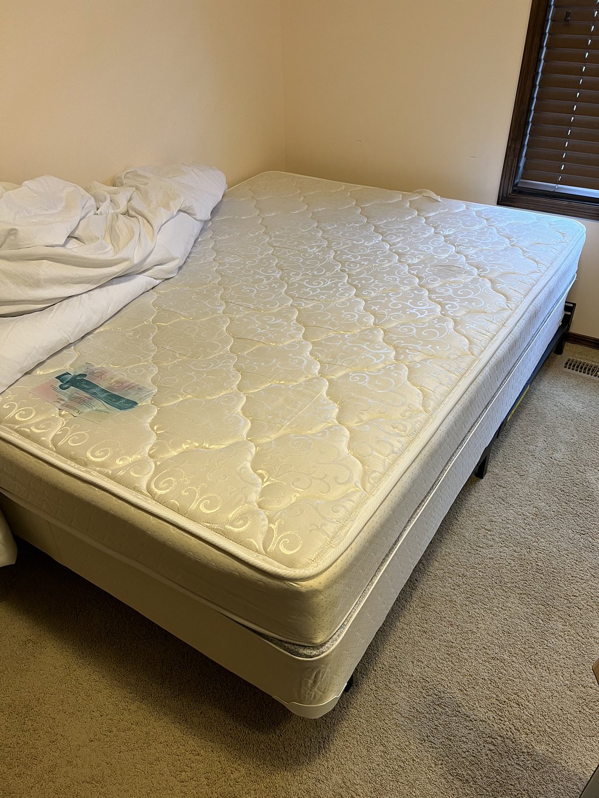 Queen Mattress and box spring thumbnail