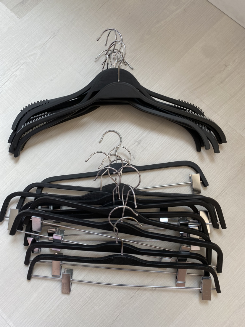 Cloth and skirt hanger (total 20/10 each)