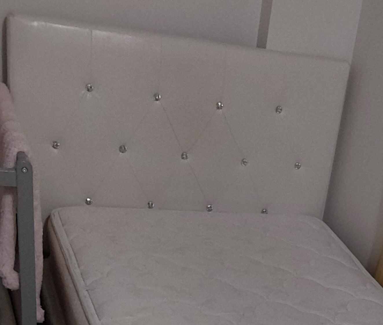 Twin head bed