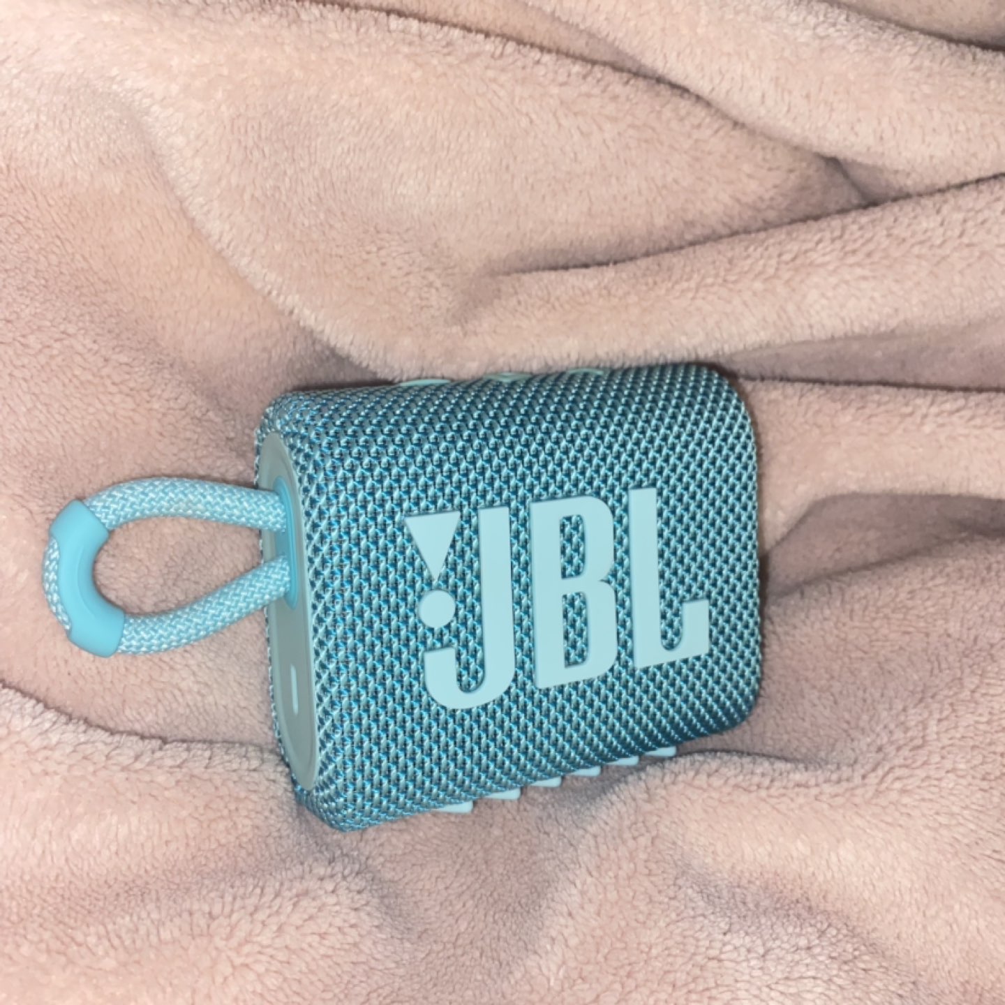 JBL GO3 speaker in Mint color thumbnail