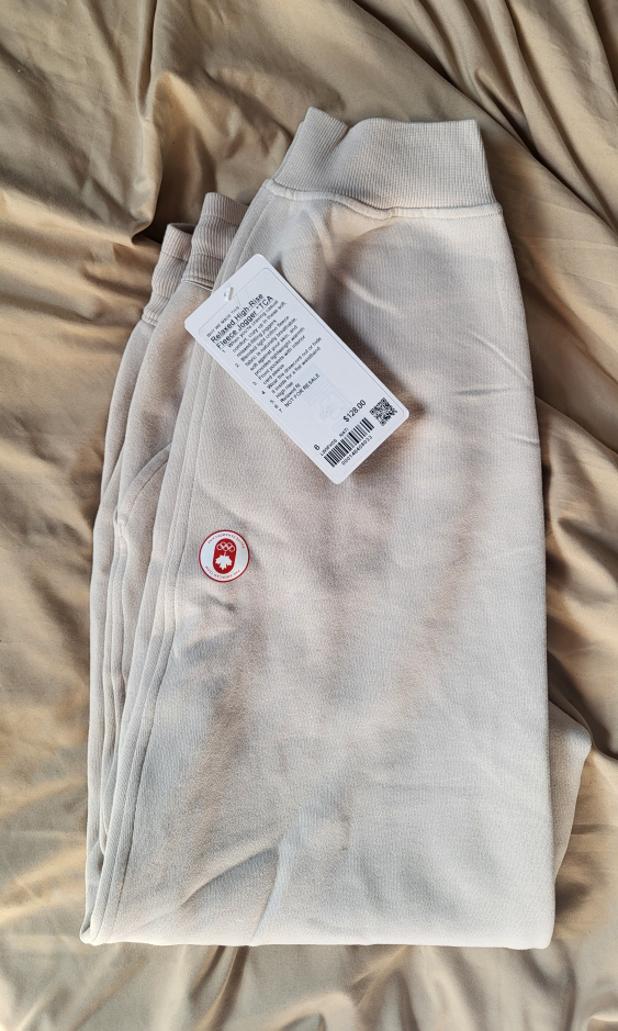 Lululemon Cream Joggers (New, BNWT, Size 6) - photo 3