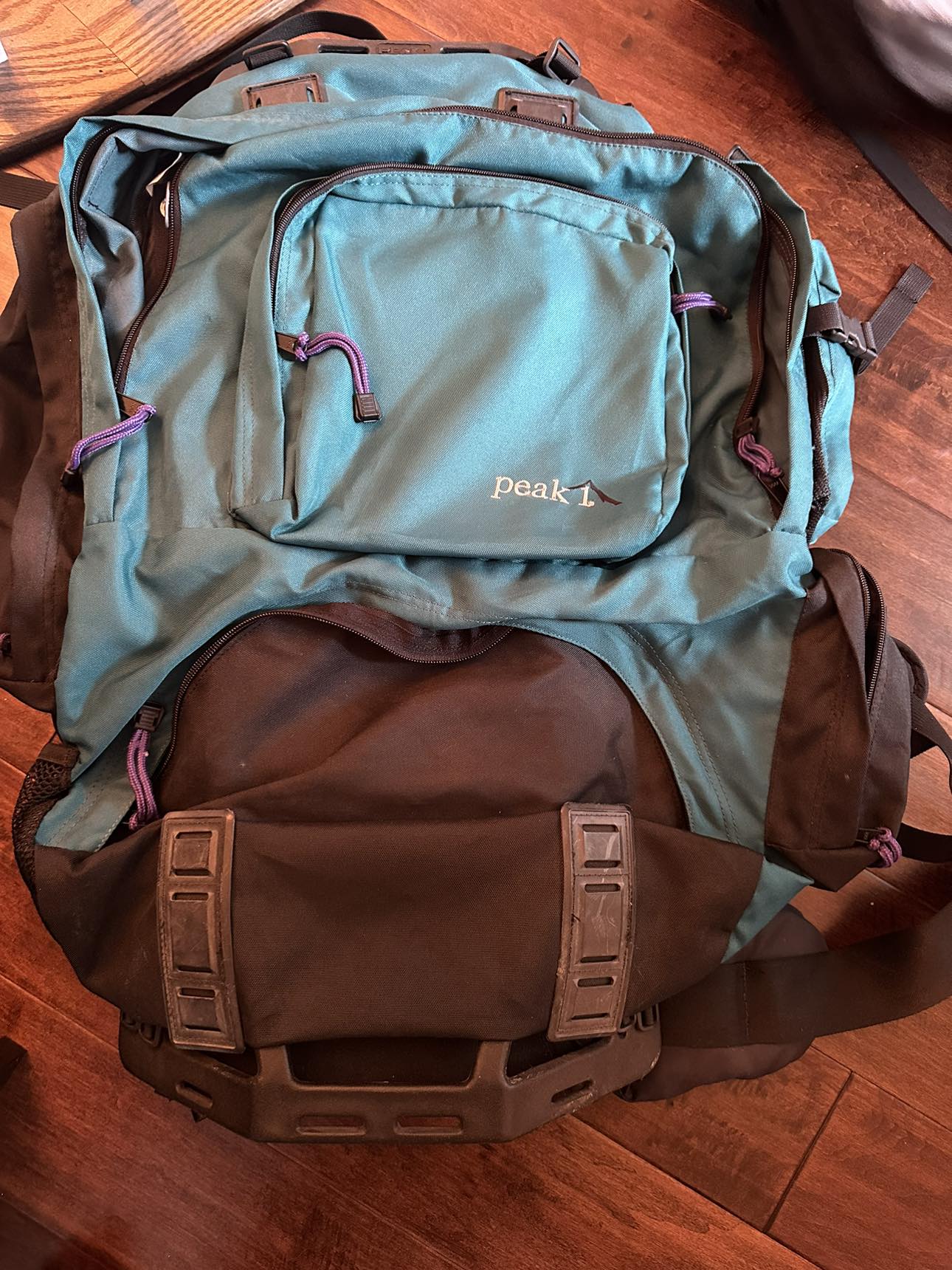 Hiking back pack thumbnail
