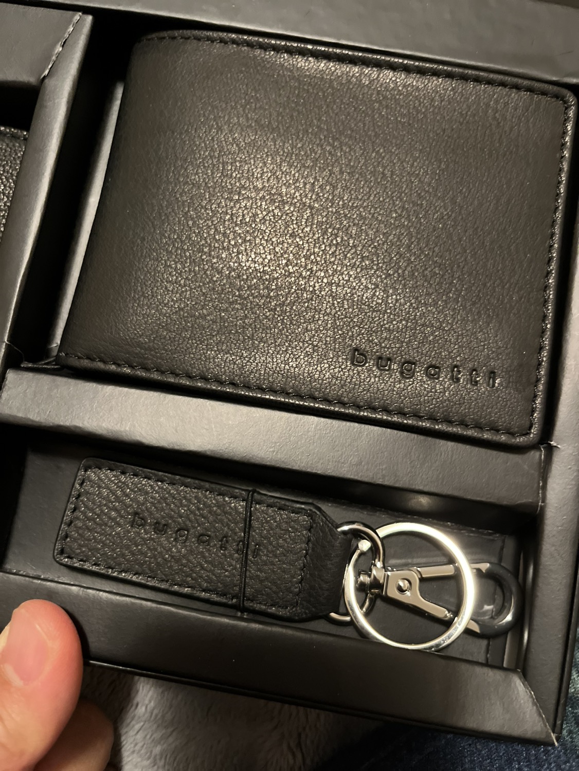 Bugatti wallet black image indicator(5)