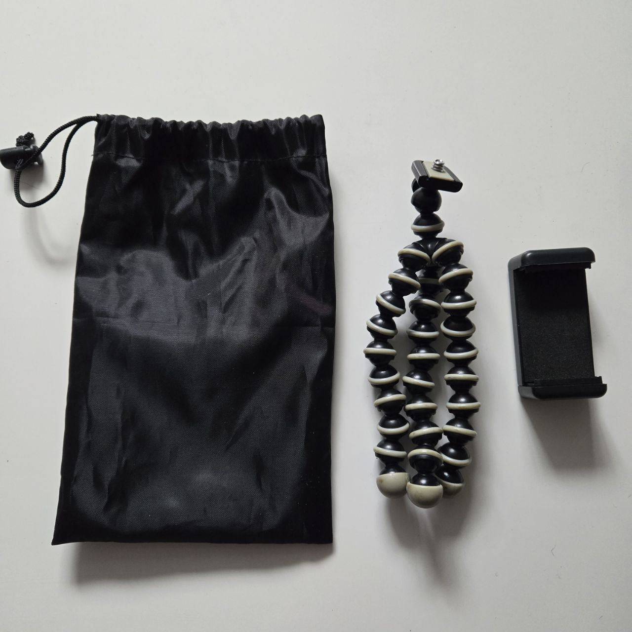 Adjustable Flexible Mini Tripod with Case - As NEW image indicator(2)