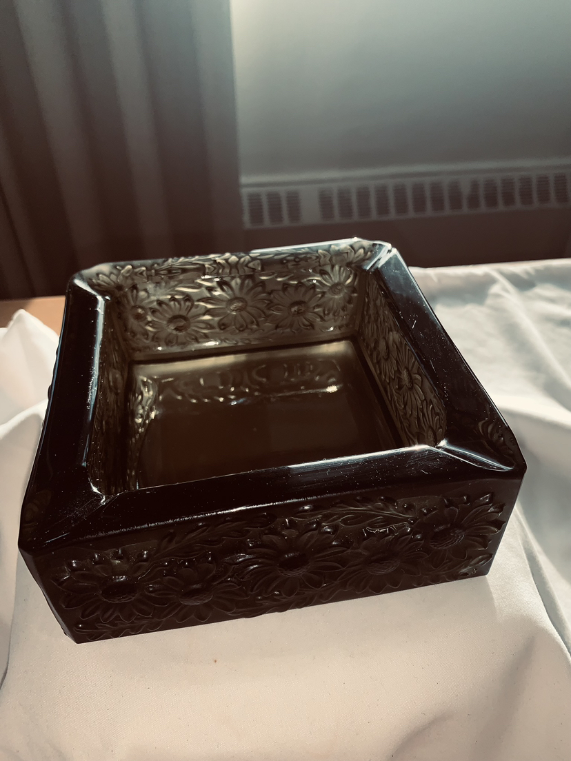 Ash tray