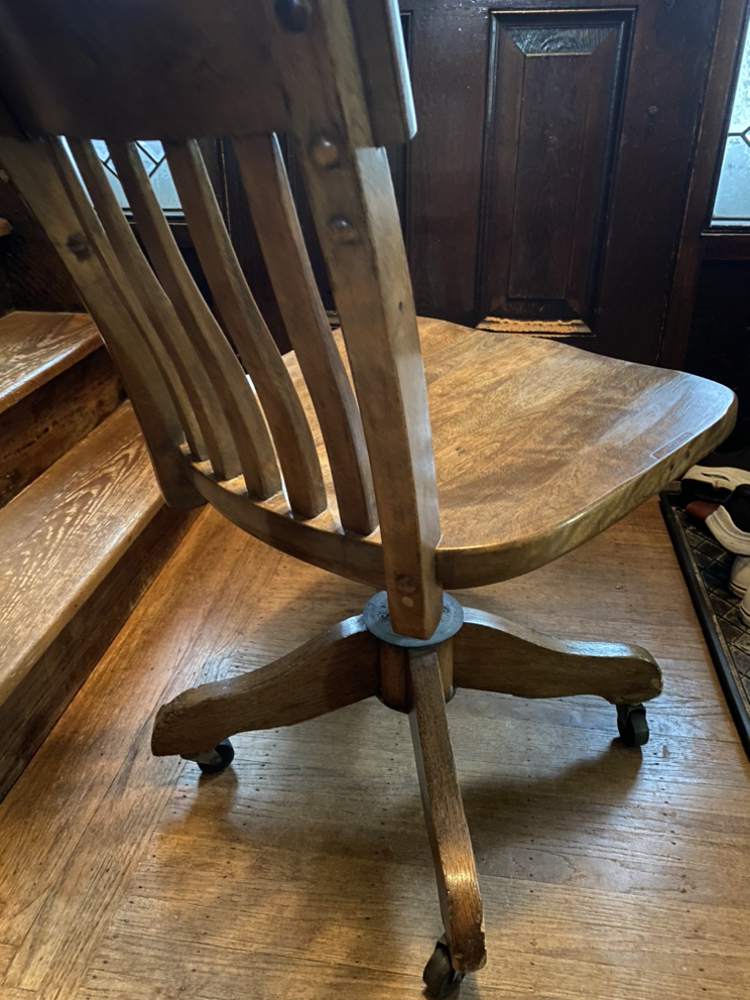 FREE VINTAGE CHAIR !!!