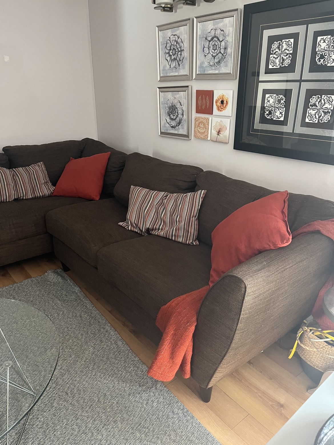 LazyBoy sectional couch - Great condition - photo 3