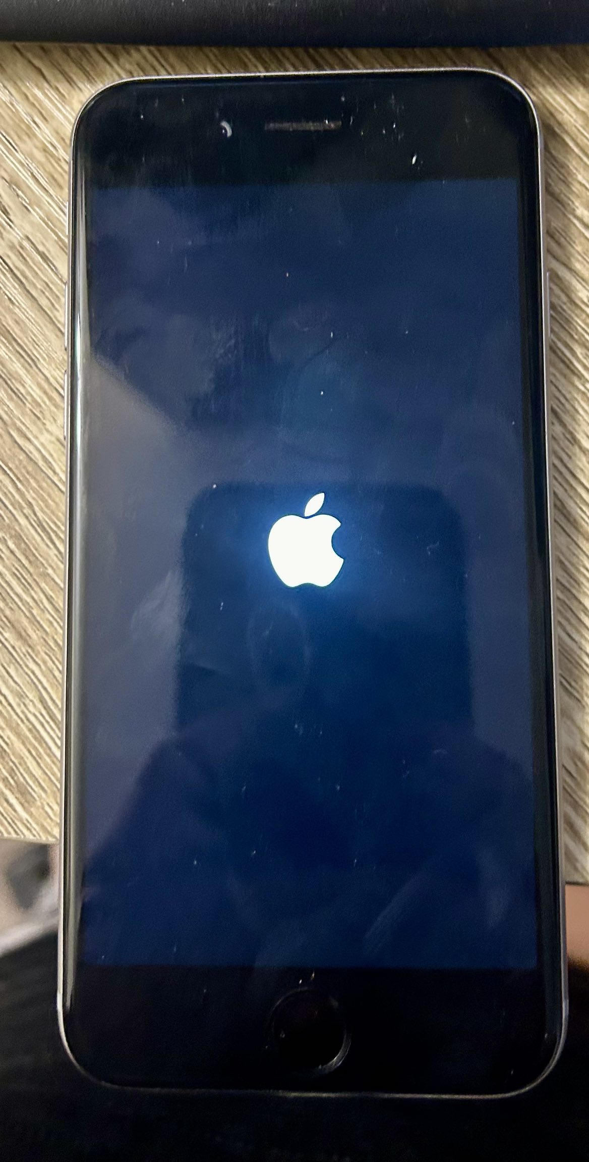 Apple iPhone 6 thumbnail